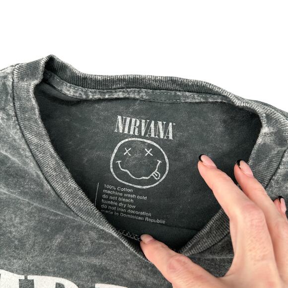 Nirvana Smiley Face Gray Hot Pink Men’s T-Shirt Medium Grunge Band Tee - Picture 2 of 5